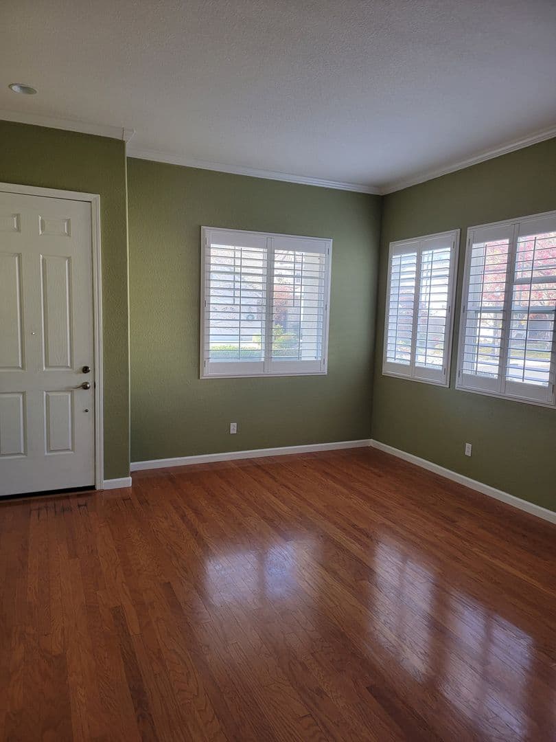 Sacramento House: 619 Alcantar Circle