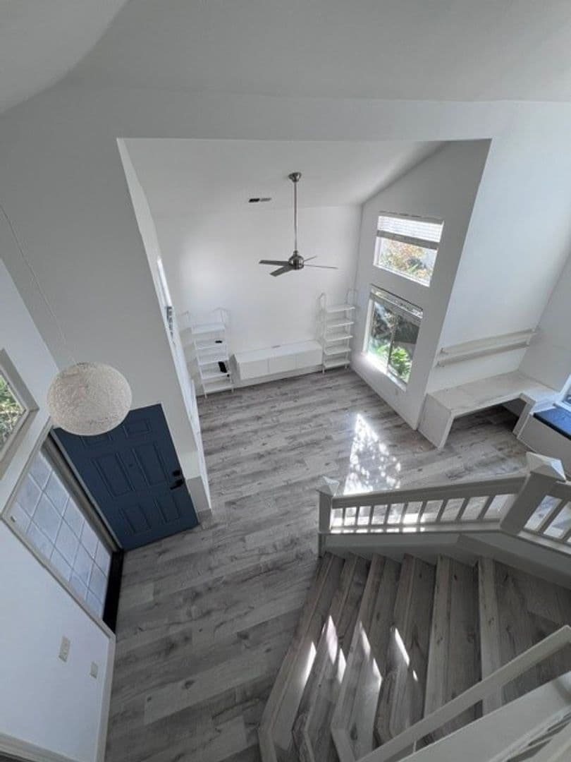 Elk Grove House: 8120 Village Brook Way