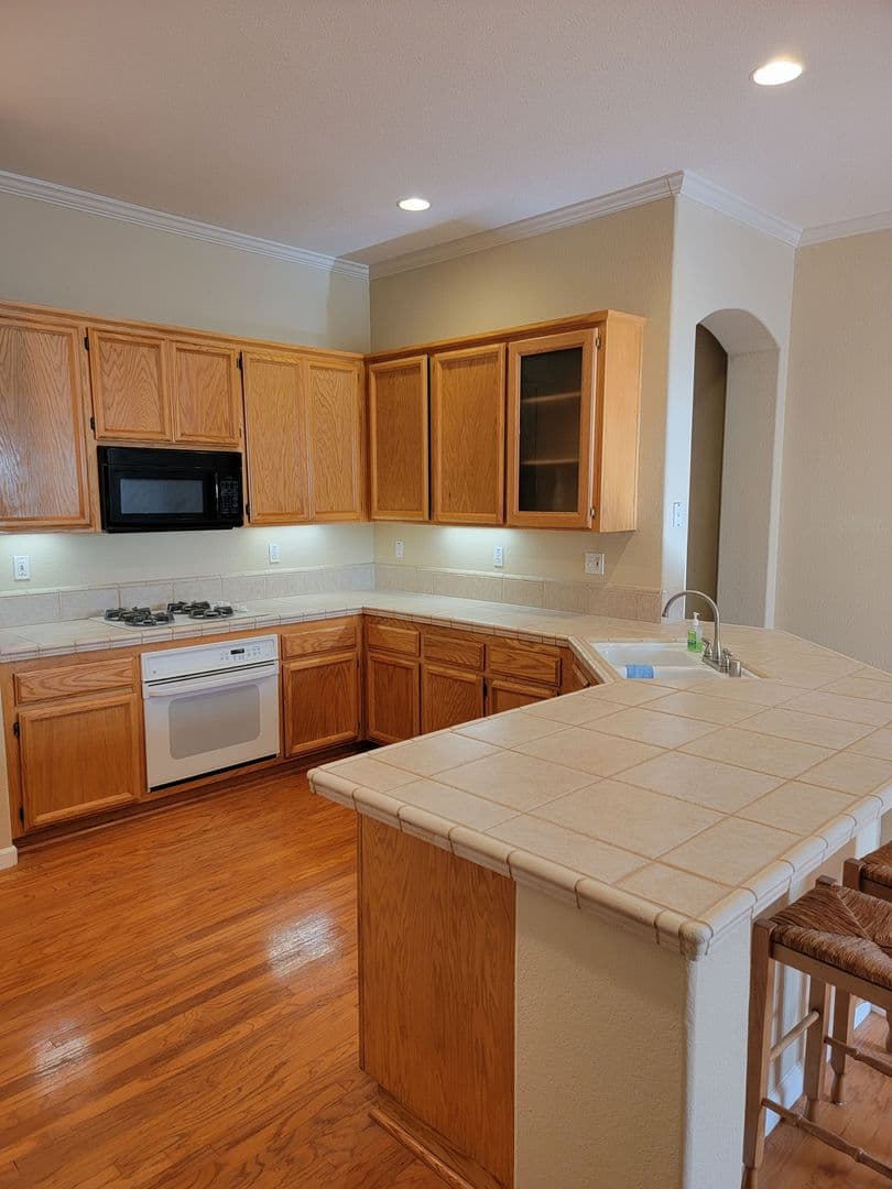 Sacramento House: 619 Alcantar Circle