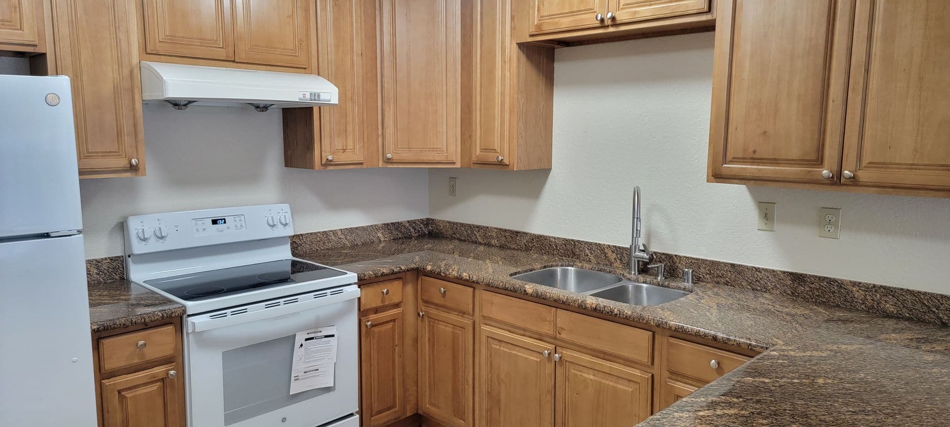 North Highlands Apartment: 5107 / 5109 Hoover St.^^