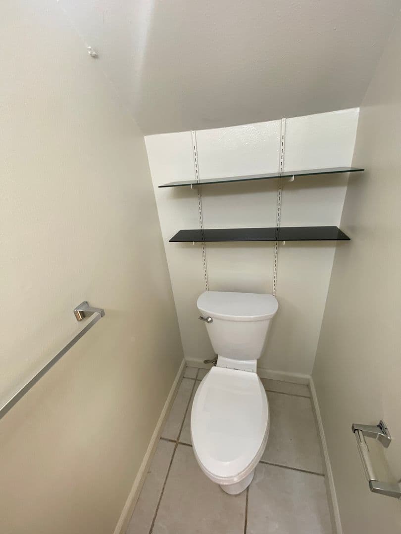Sacramento Townhome: 8879 Salmon Falls Drive #C