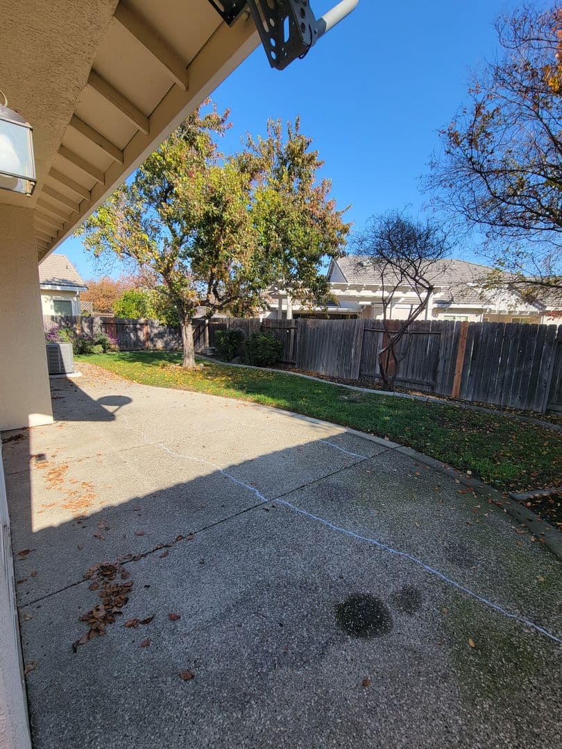 Sacramento House: 619 Alcantar Circle
