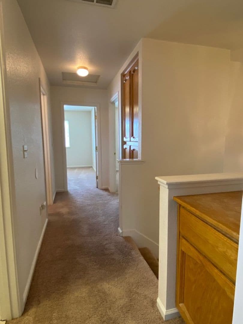 Roseville House: 1113 Caversham Way