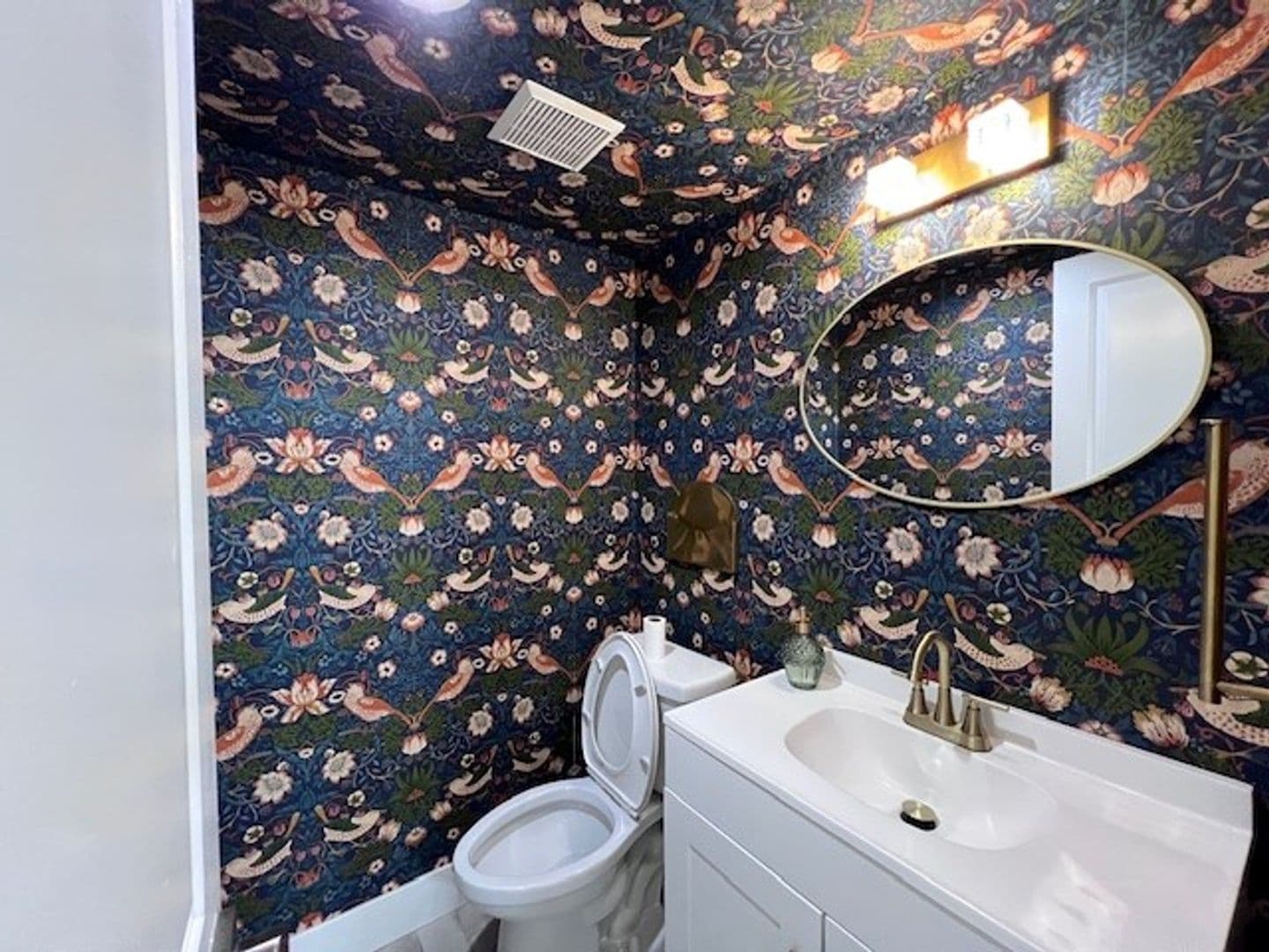 Elk Grove House: 8120 Village Brook Way