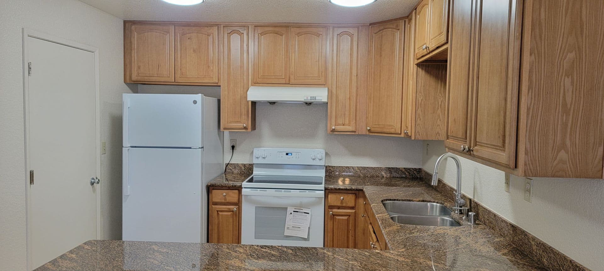 North Highlands Apartment: 5107 / 5109 Hoover St.^^