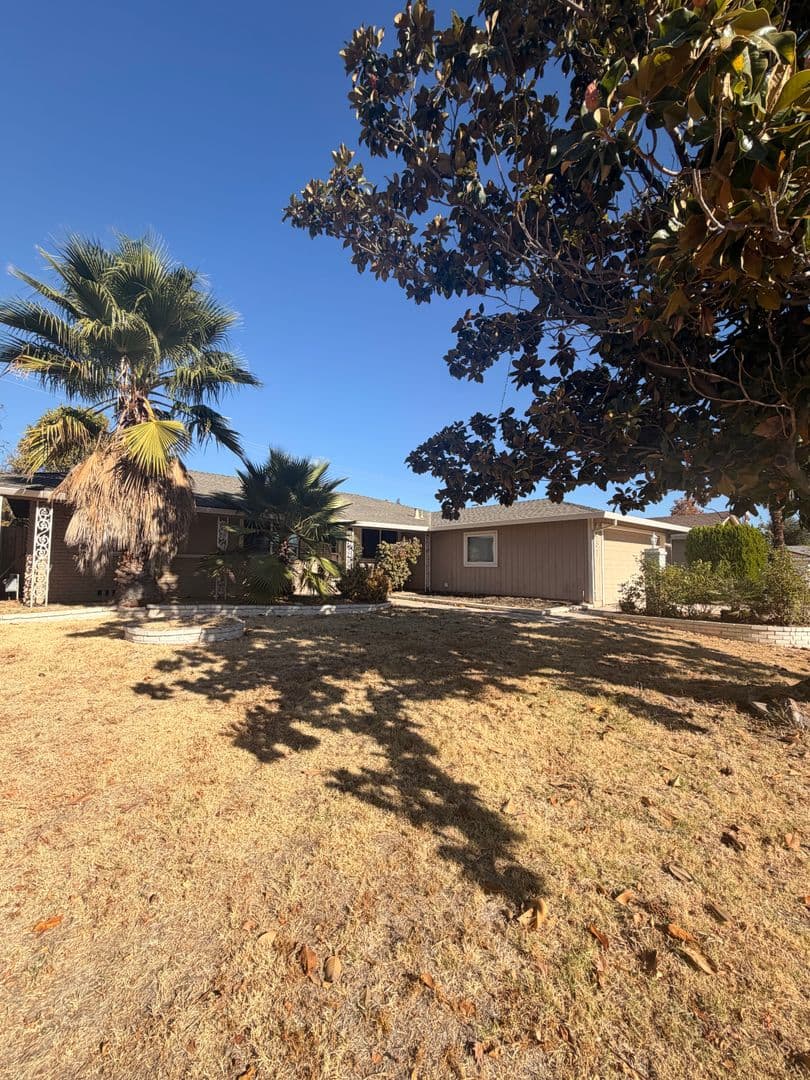 Sacramento House: 6431 Everest Way