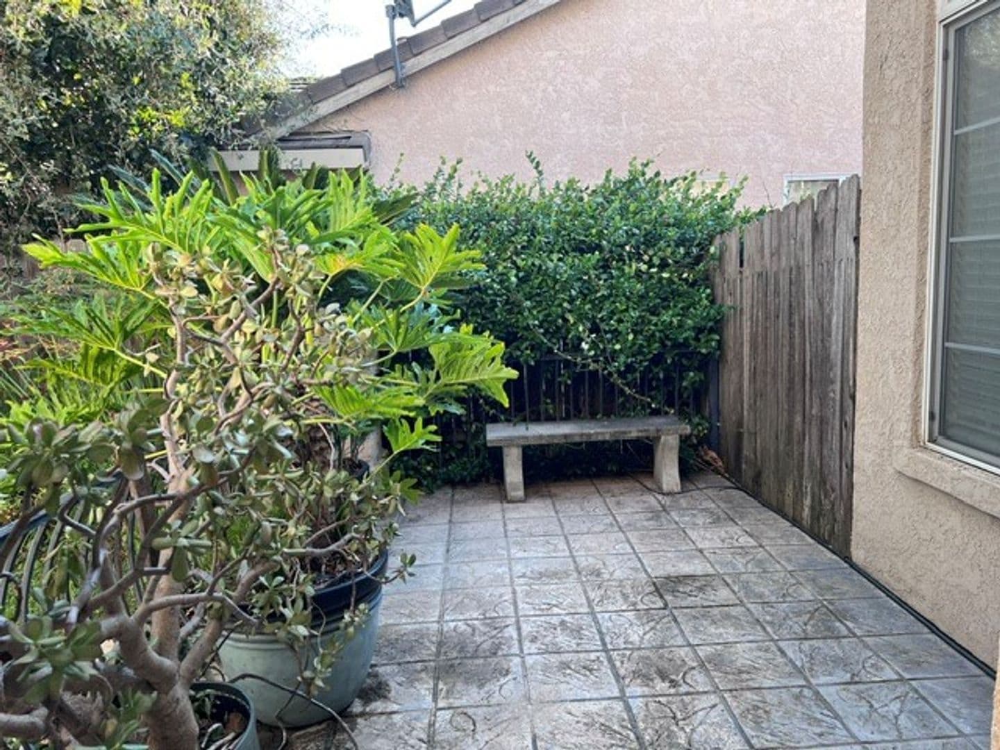 Elk Grove House: 8120 Village Brook Way