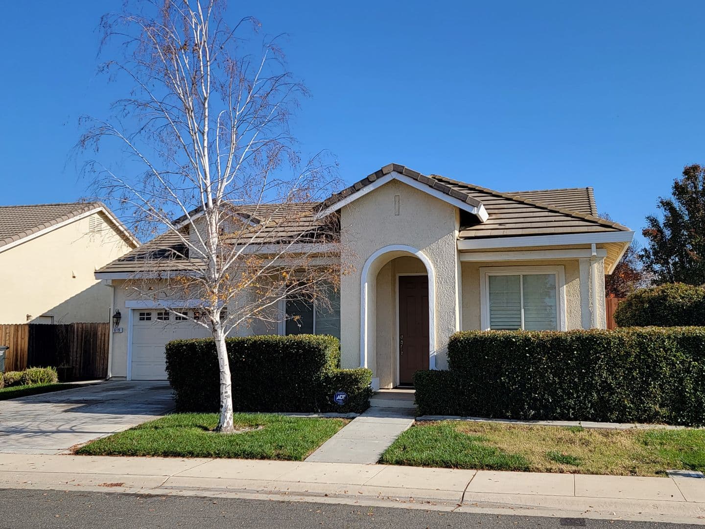 Sacramento House: 619 Alcantar Circle