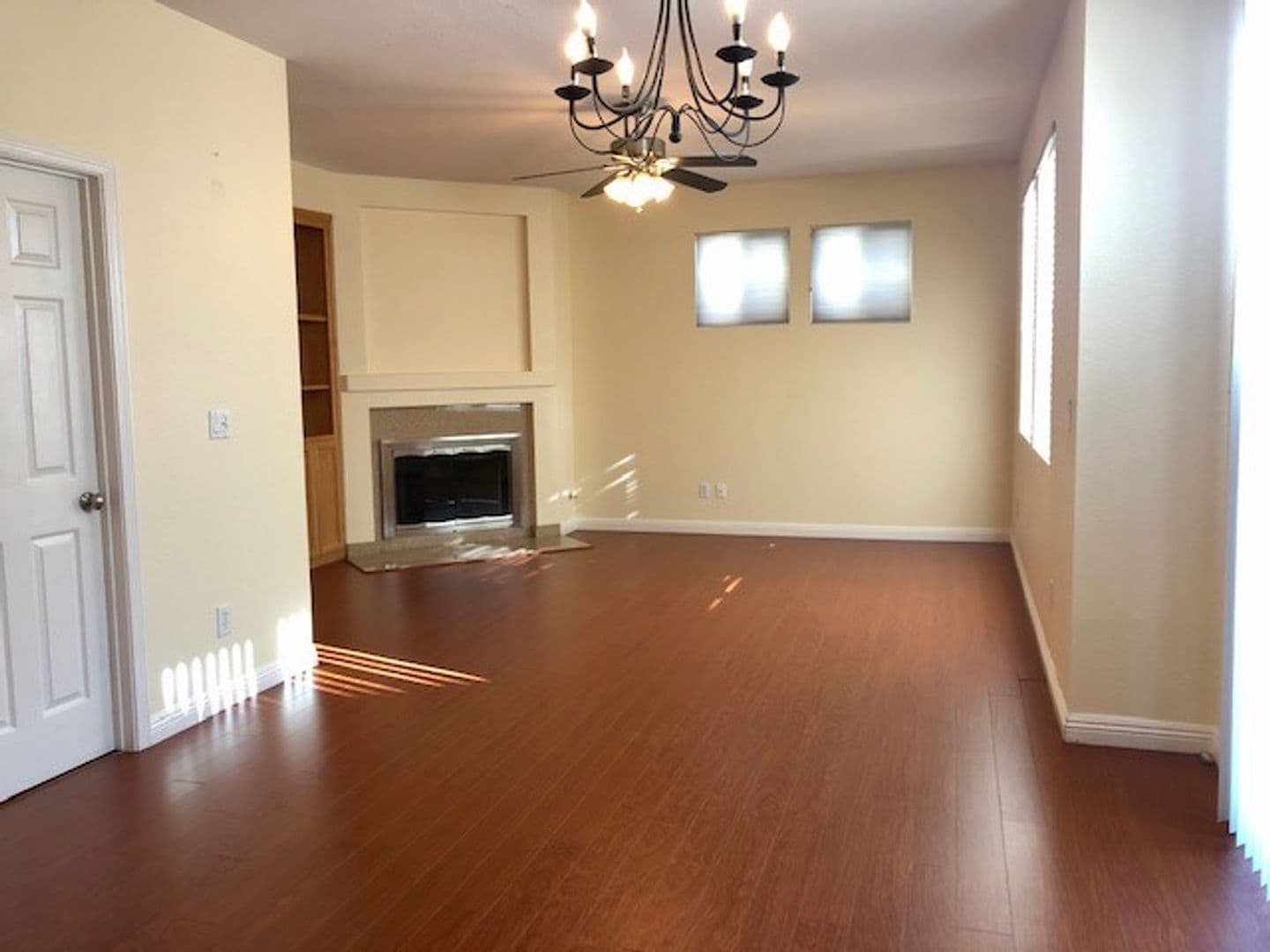 Folsom House: 370 Coventry Cir