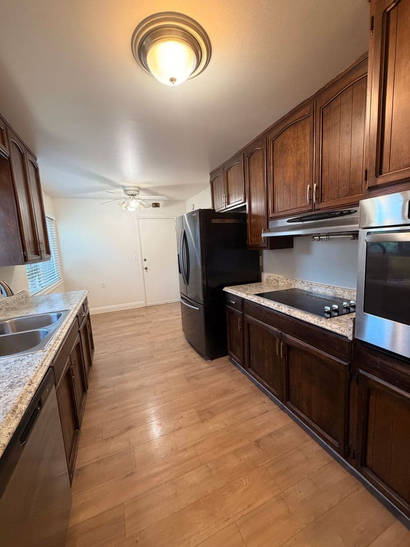 Sacramento House: 6431 Everest Way