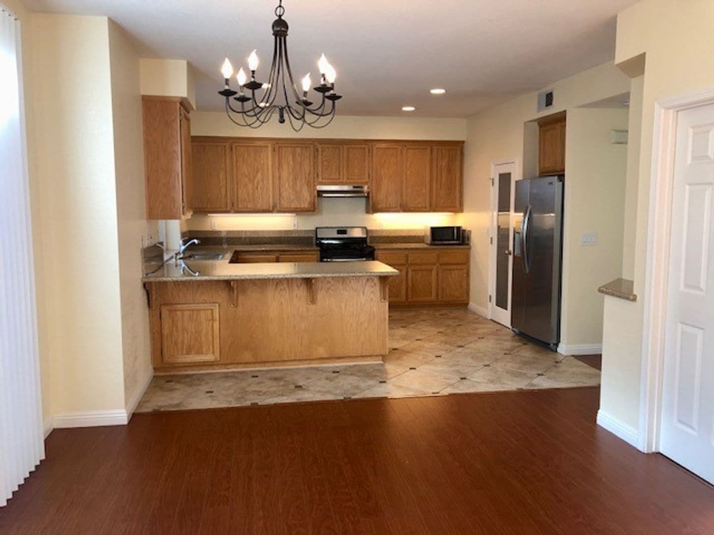 Folsom House: 370 Coventry Cir