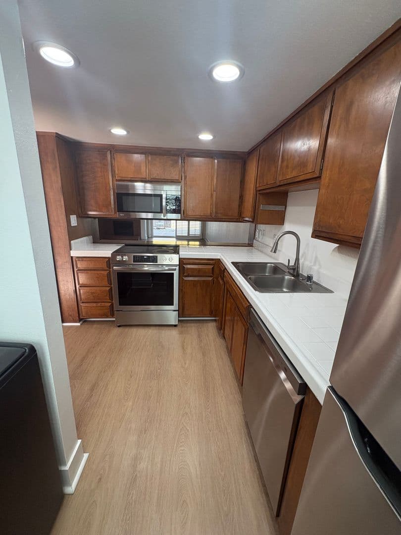 Sacramento House: 5180 Riverside Blvd