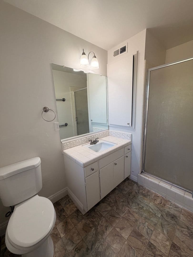 Sacramento House: 6431 Everest Way
