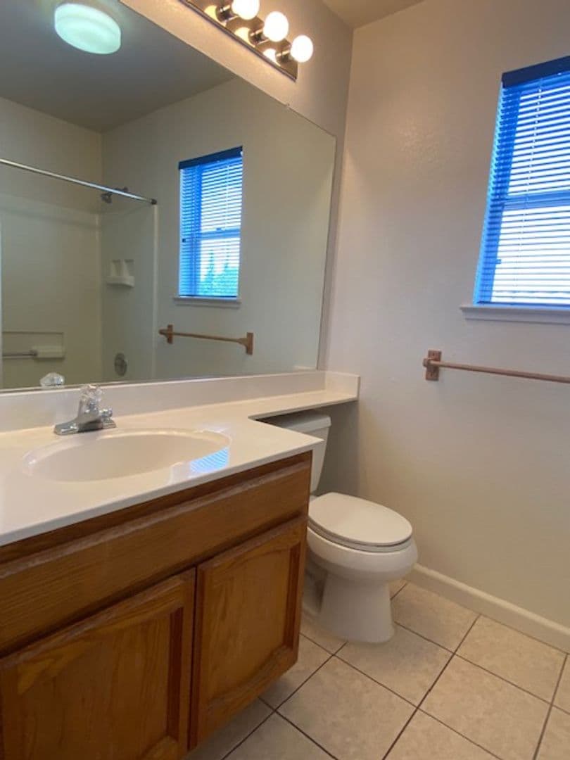 Roseville House: 1113 Caversham Way