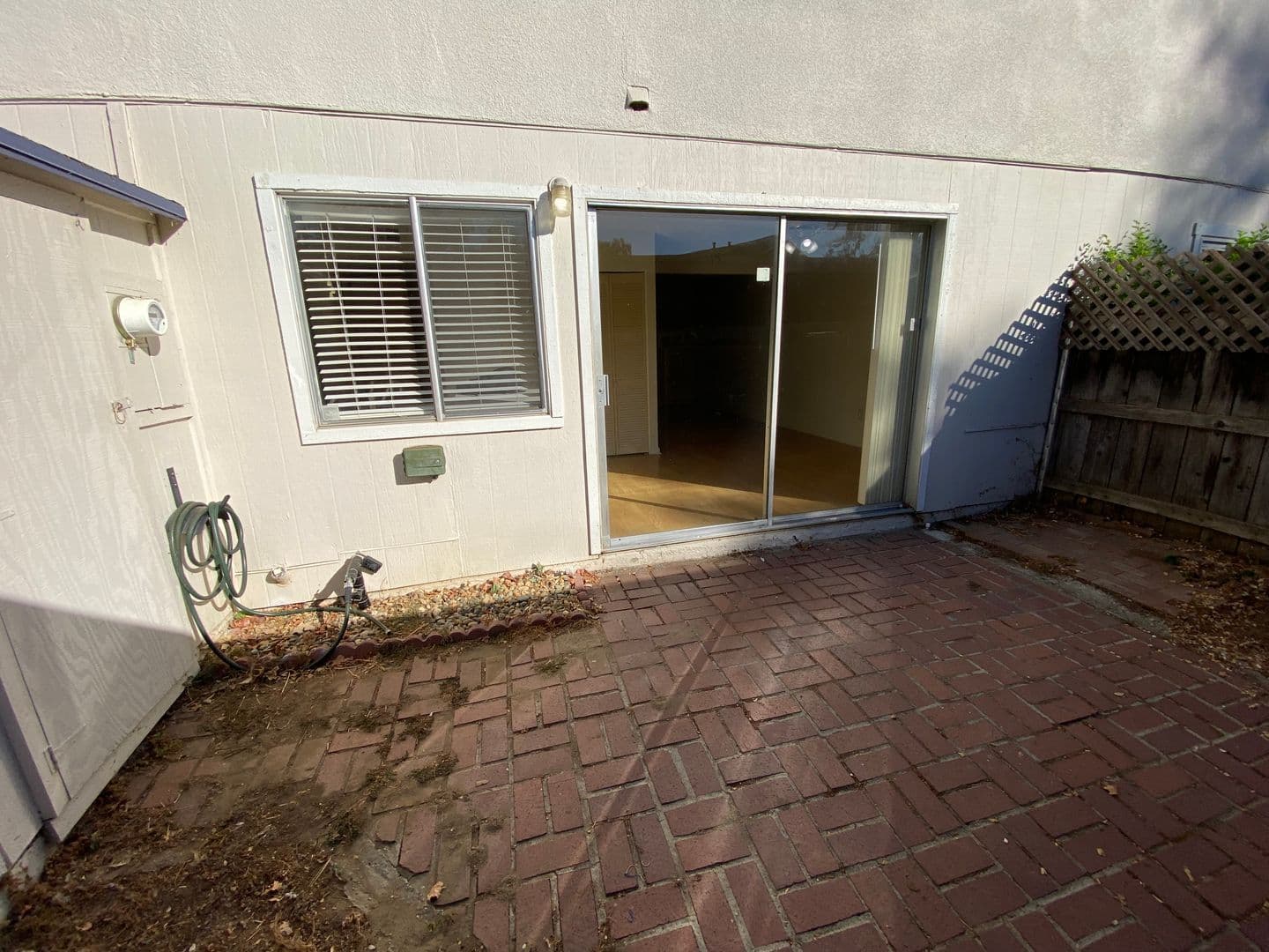 Sacramento Townhome: 8879 Salmon Falls Drive #C