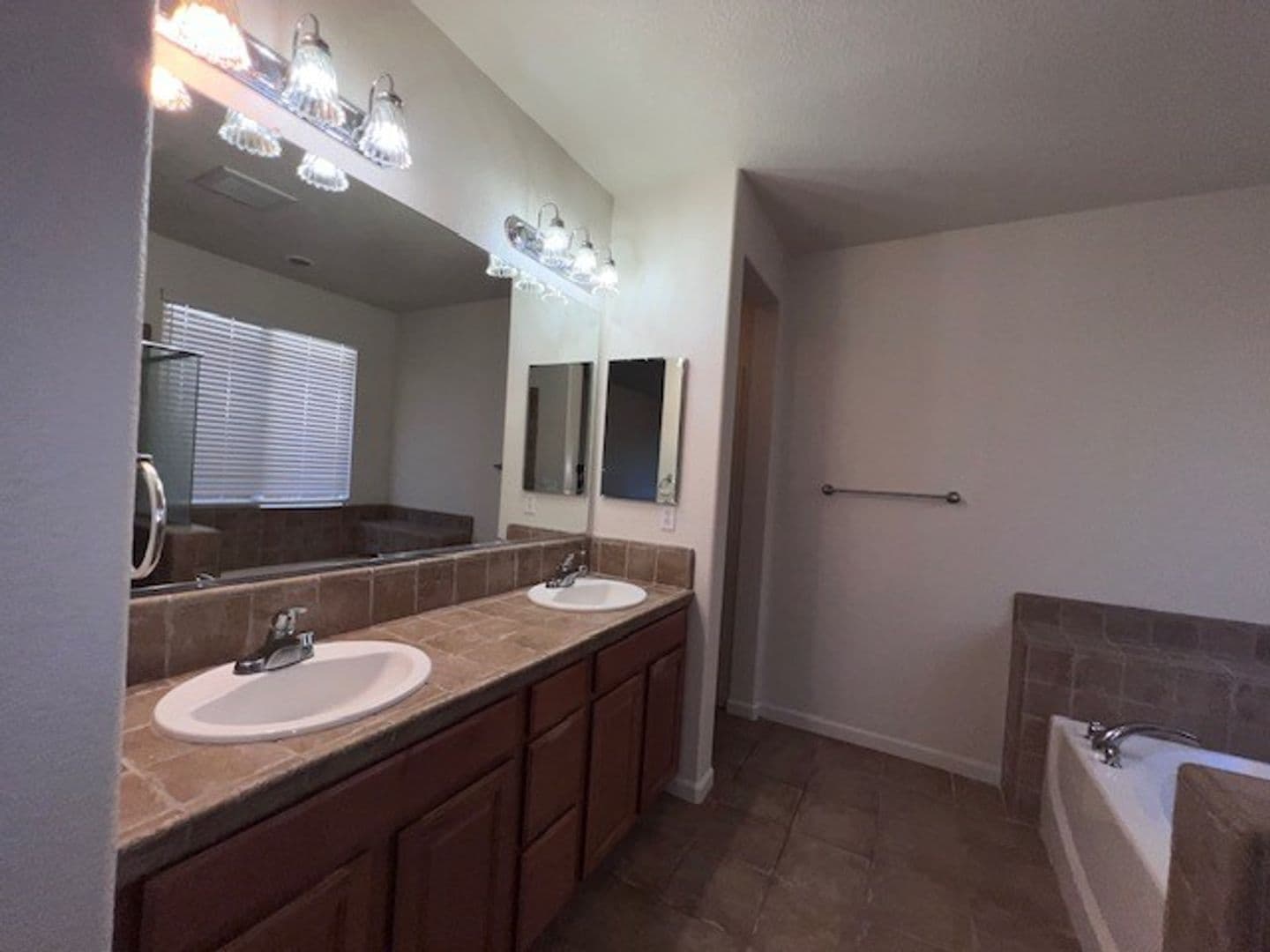 Elk Grove House: 5313 White Lotus Way
