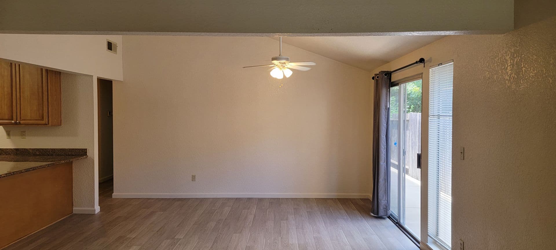 North Highlands Apartment: 5107 / 5109 Hoover St.^^