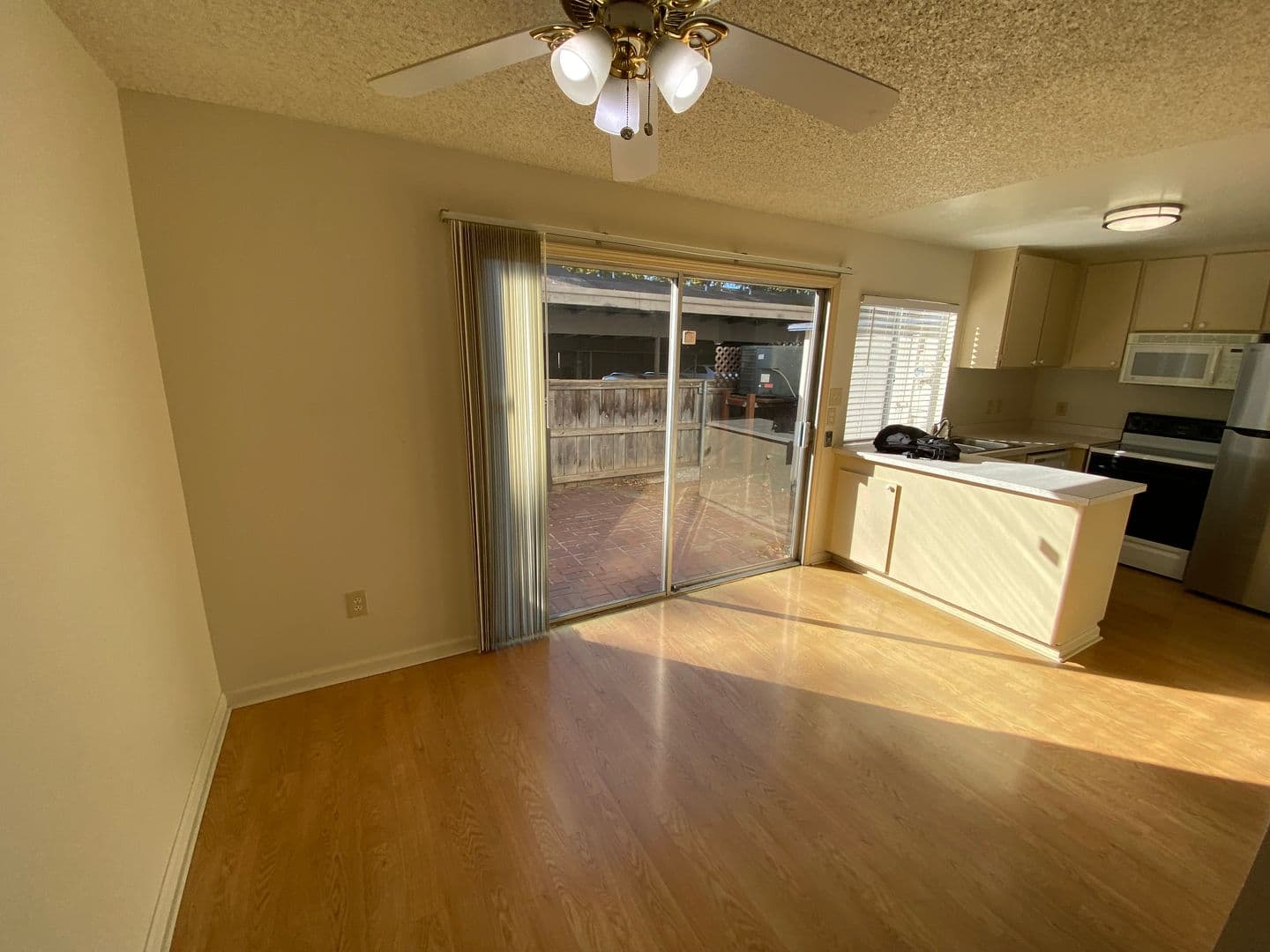 Sacramento Townhome: 8879 Salmon Falls Drive #C