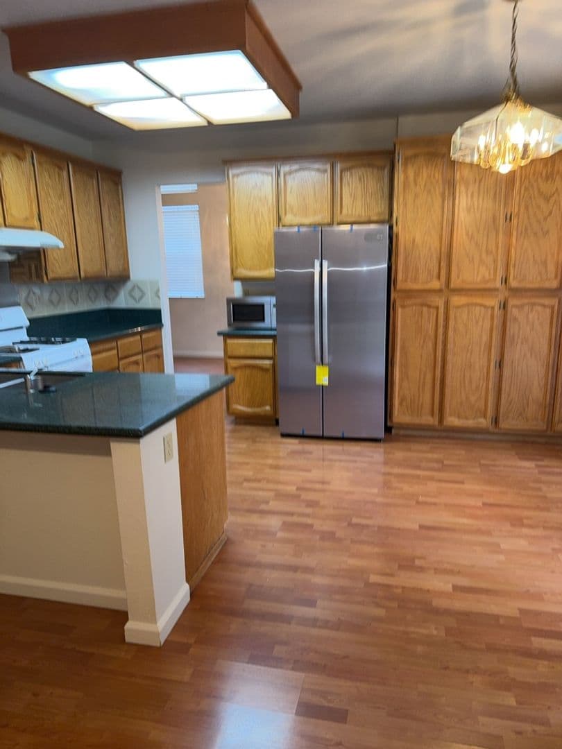 Roseville House: 1113 Caversham Way