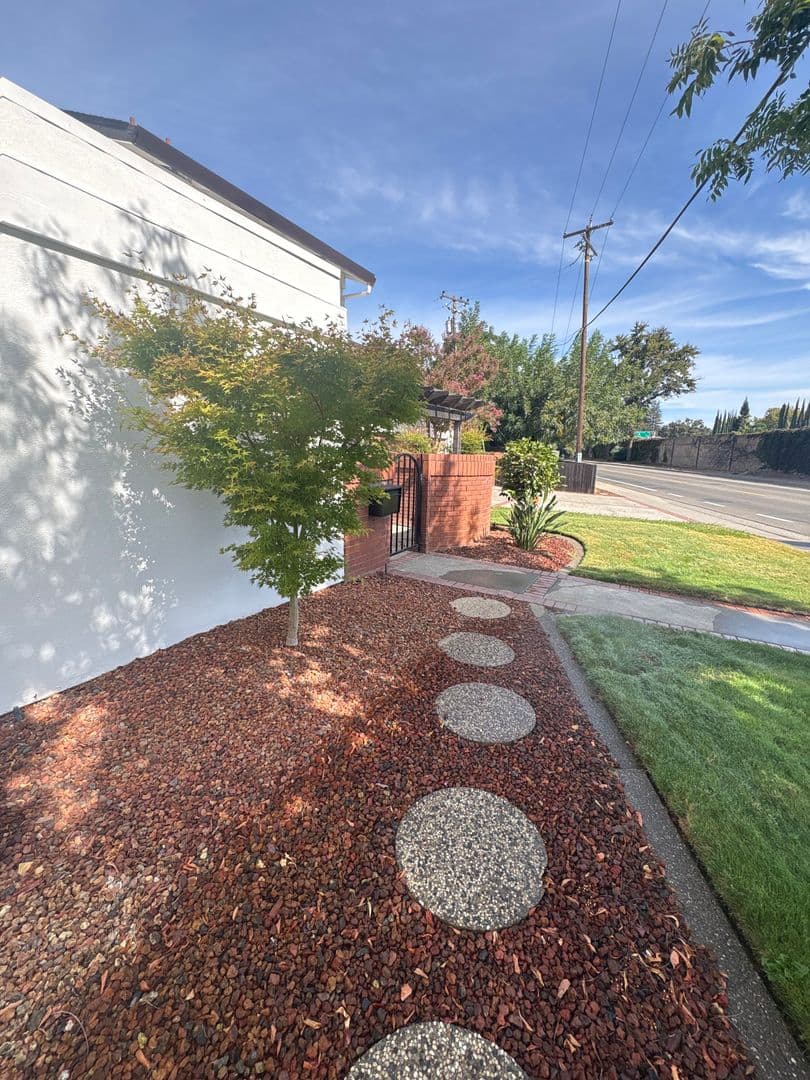 Sacramento House: 5180 Riverside Blvd