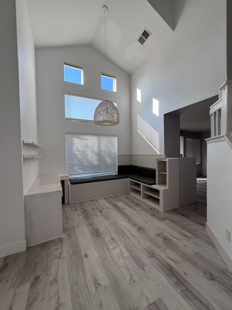 Elk Grove House: 8120 Village Brook Way