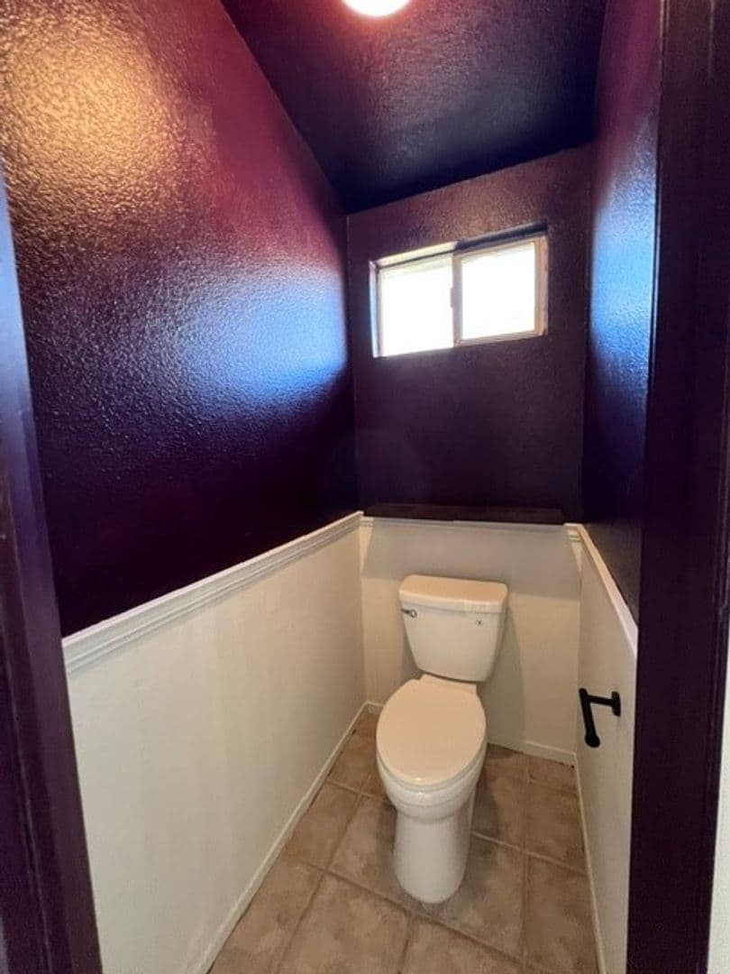 Elk Grove House: 8120 Village Brook Way