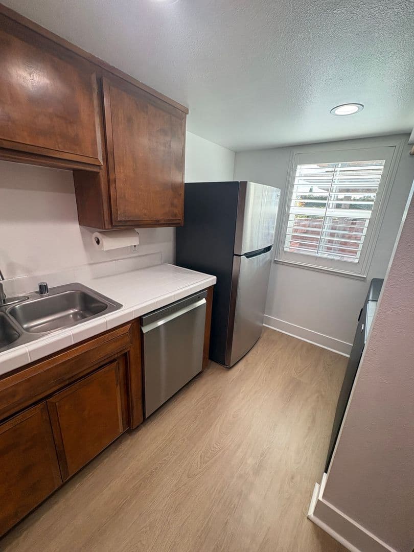 Sacramento House: 5180 Riverside Blvd
