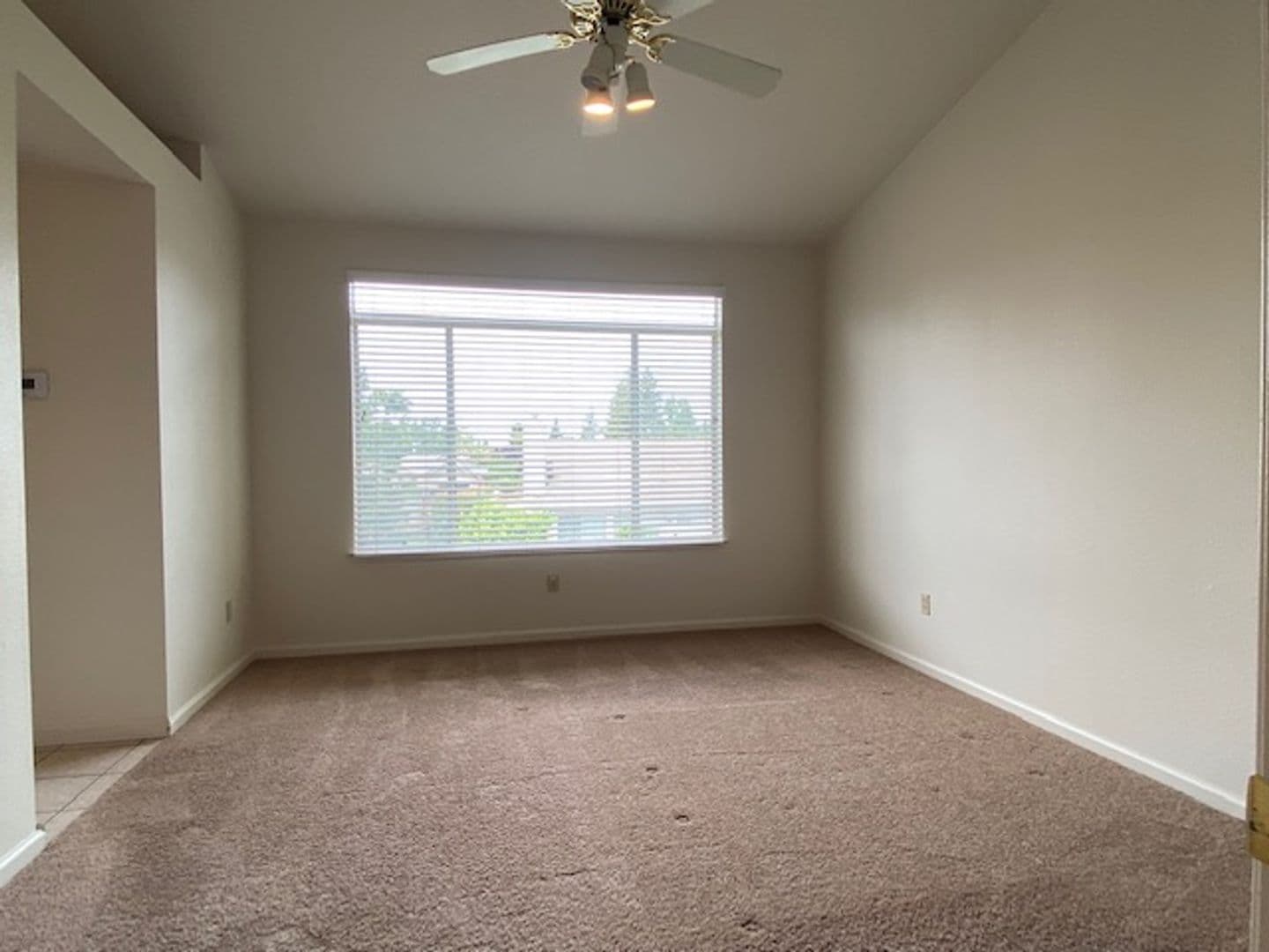 Roseville House: 1113 Caversham Way