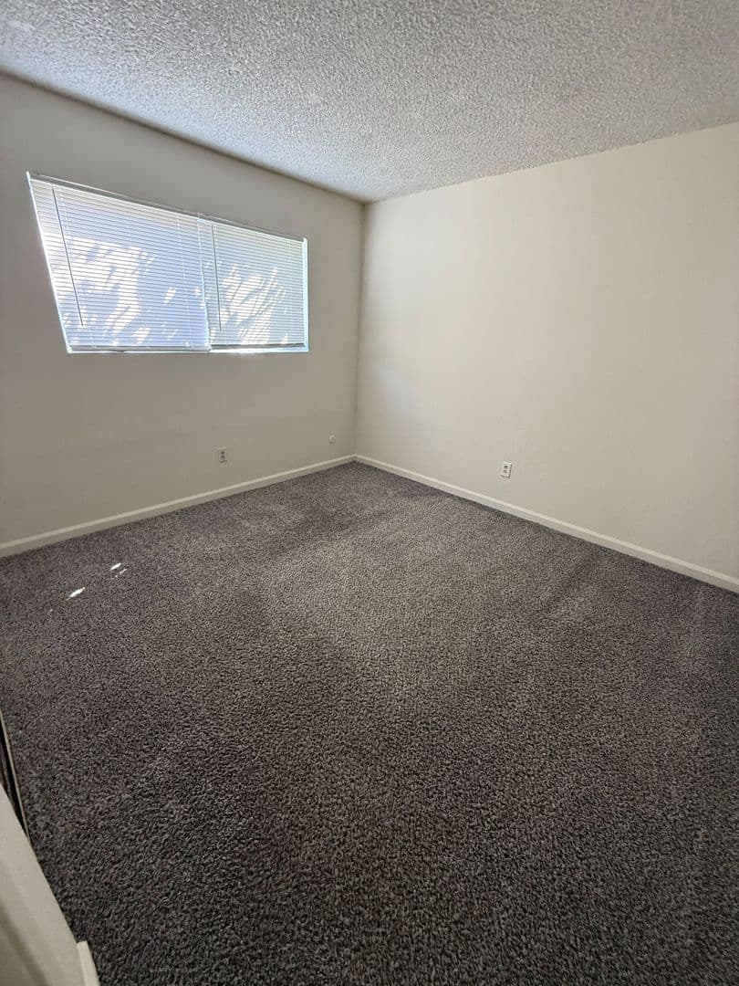 Sacramento Apartment: 2030 20th Avenue