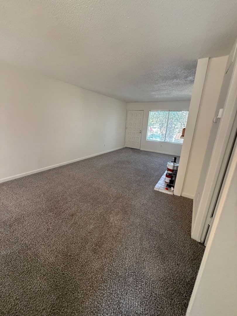 Sacramento Apartment: 2030 20th Avenue