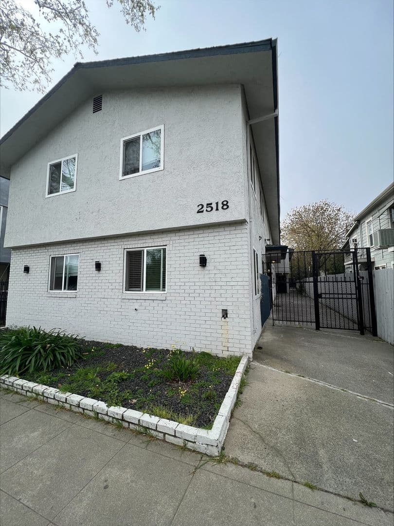 Sacramento Apartment: 2518 X Street
