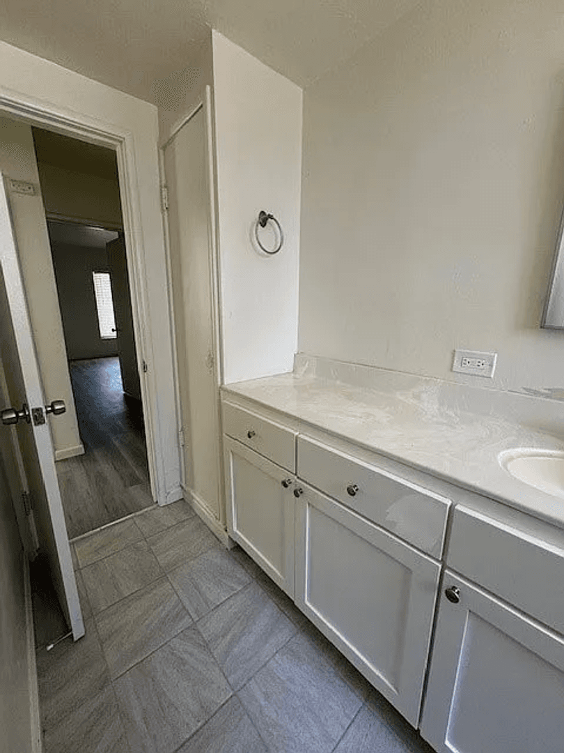 Sacramento Apartment: 2128 28th