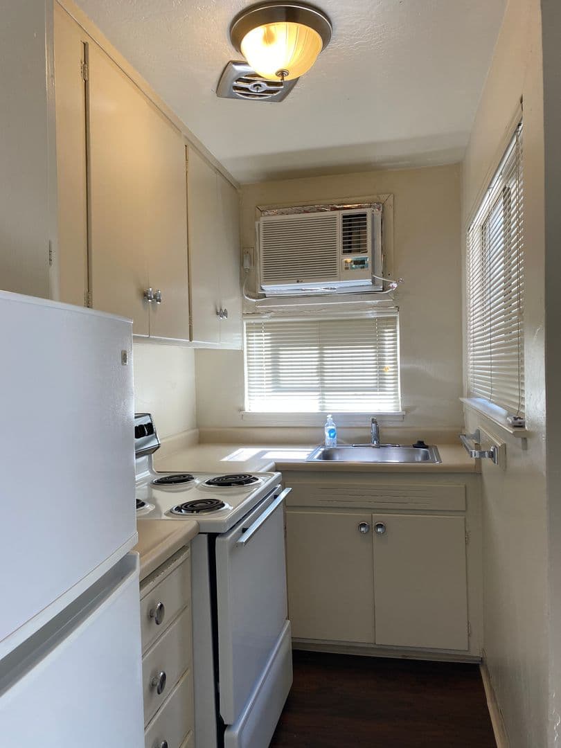 Sacramento Apartment: 1726 H Street