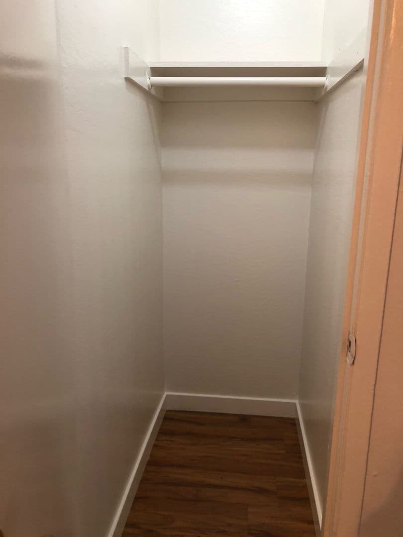 Sacramento Apartment: 800 18th Street