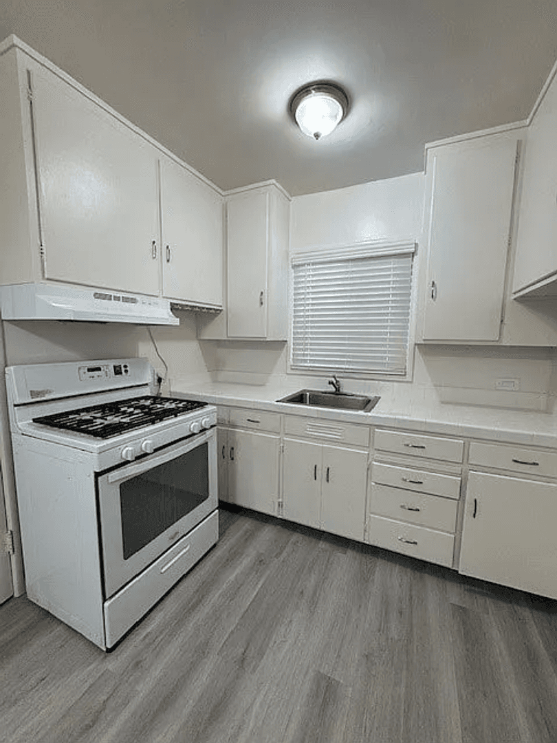 Sacramento Apartment: 2128 28th