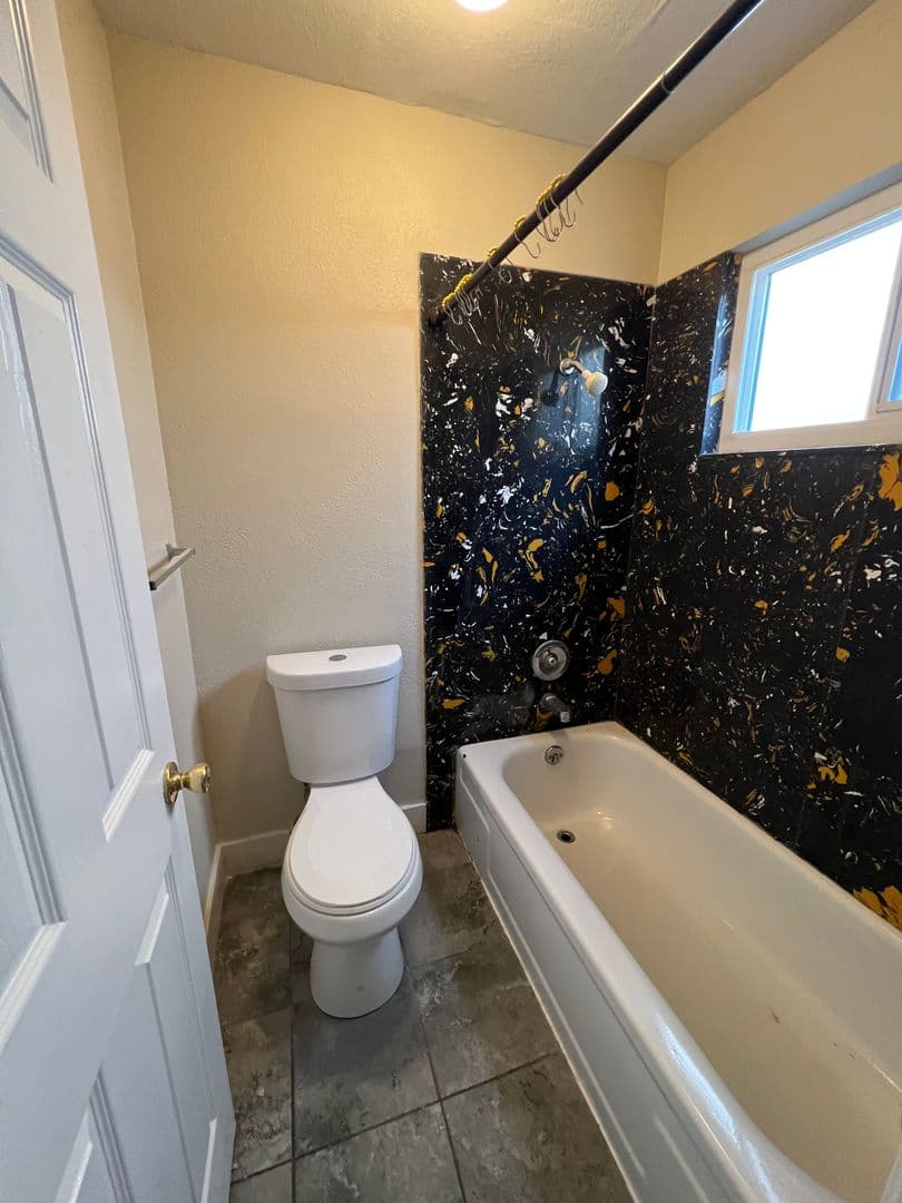 Sacramento Apartment: 2518 X Street