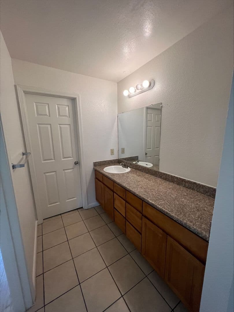 Sacramento Apartment: 2518 X Street