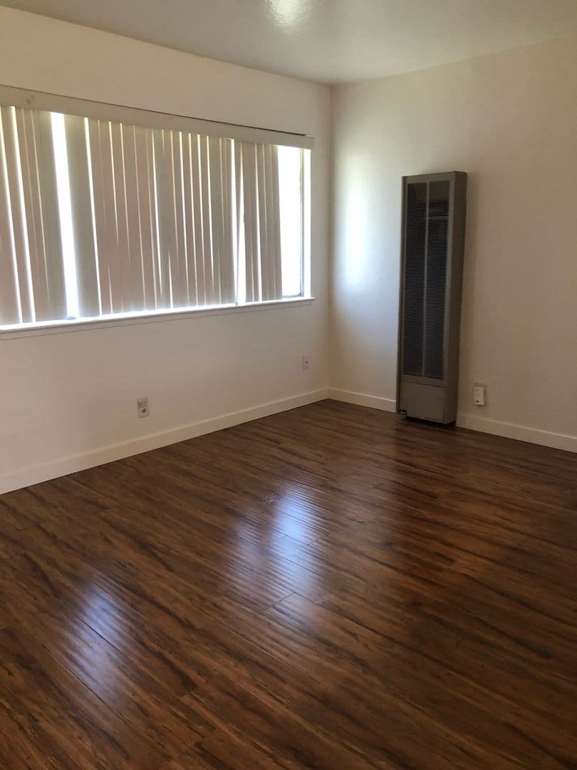 Sacramento Apartment: 800 18th Street