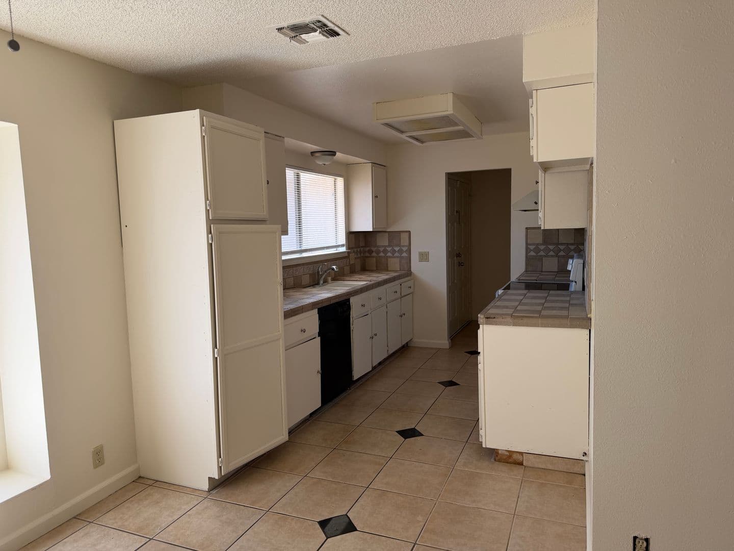 Sacramento House: 7631 Tierra Arbor Way