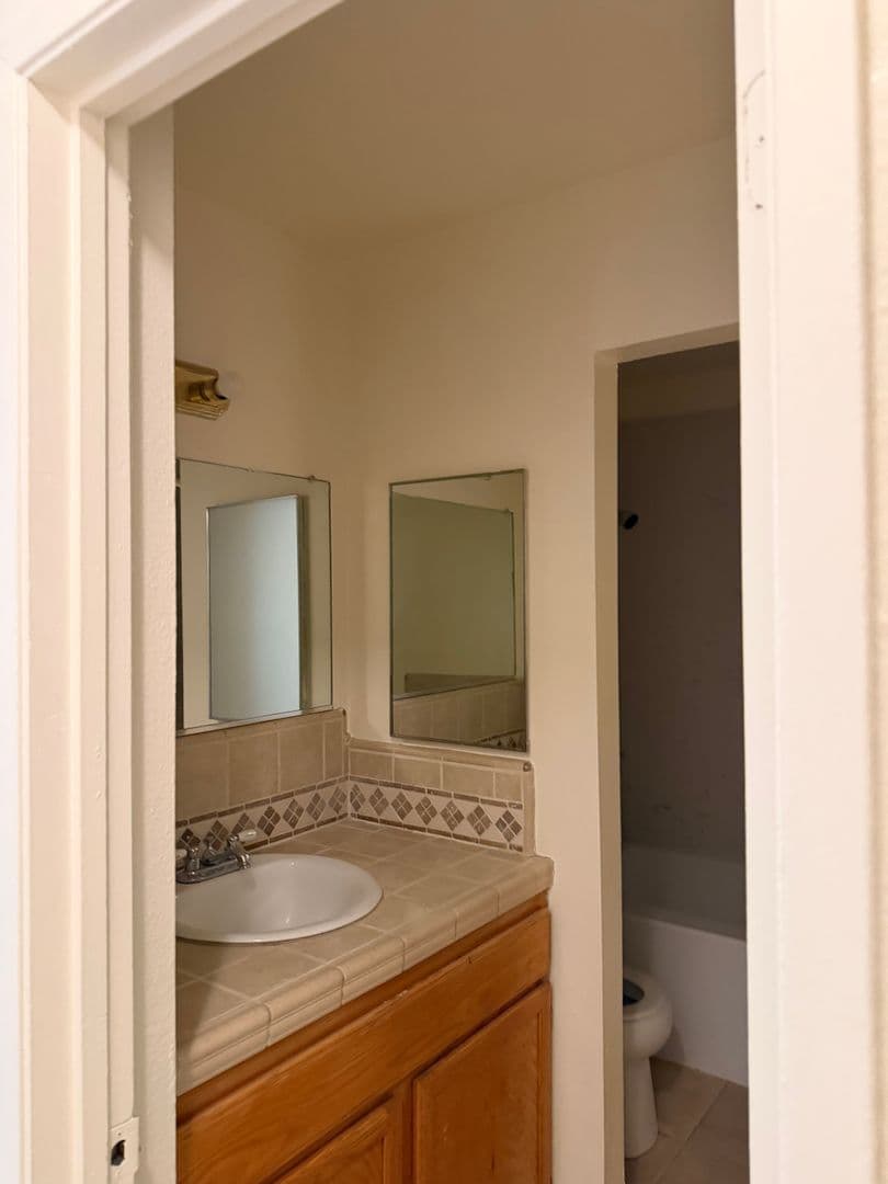 Sacramento House: 7631 Tierra Arbor Way