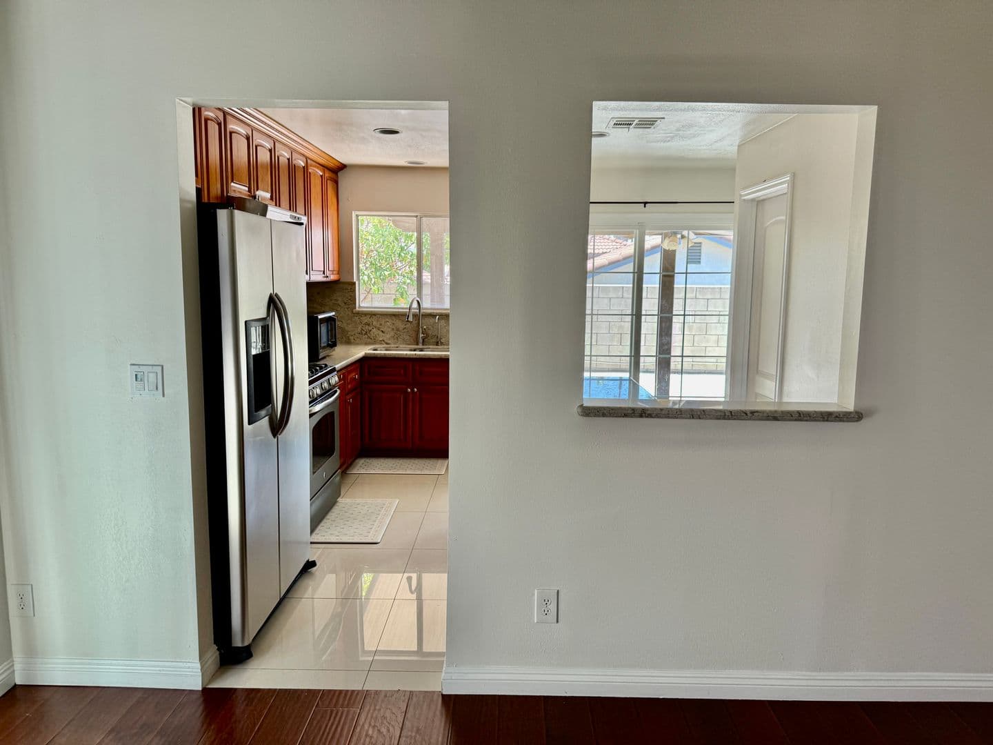 Riverside House: 3466 Siskiyou Cir