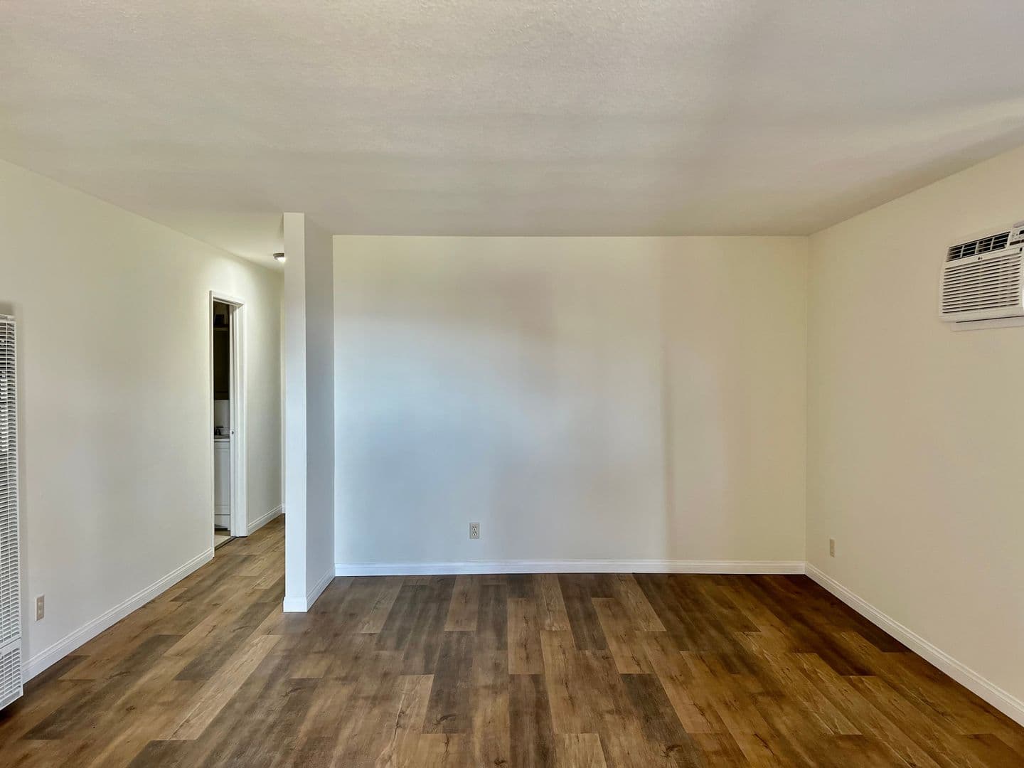 Lake Elsinore House: 33139 Gillette St.