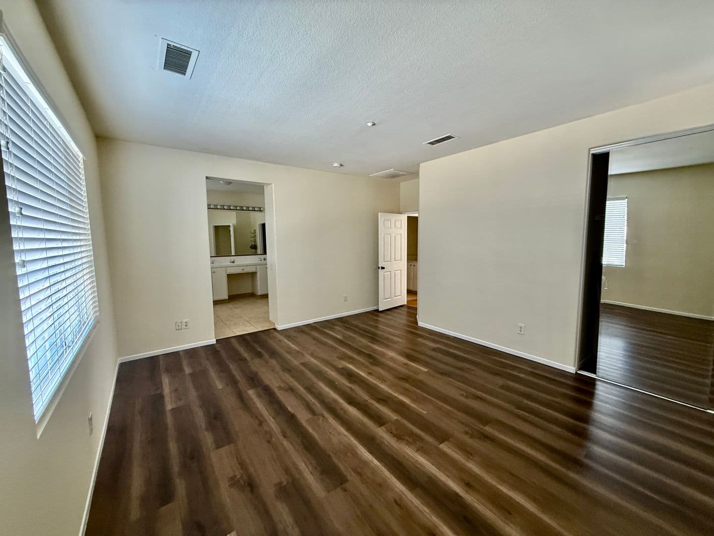 Riverside House: 11224 Parkway Ct
