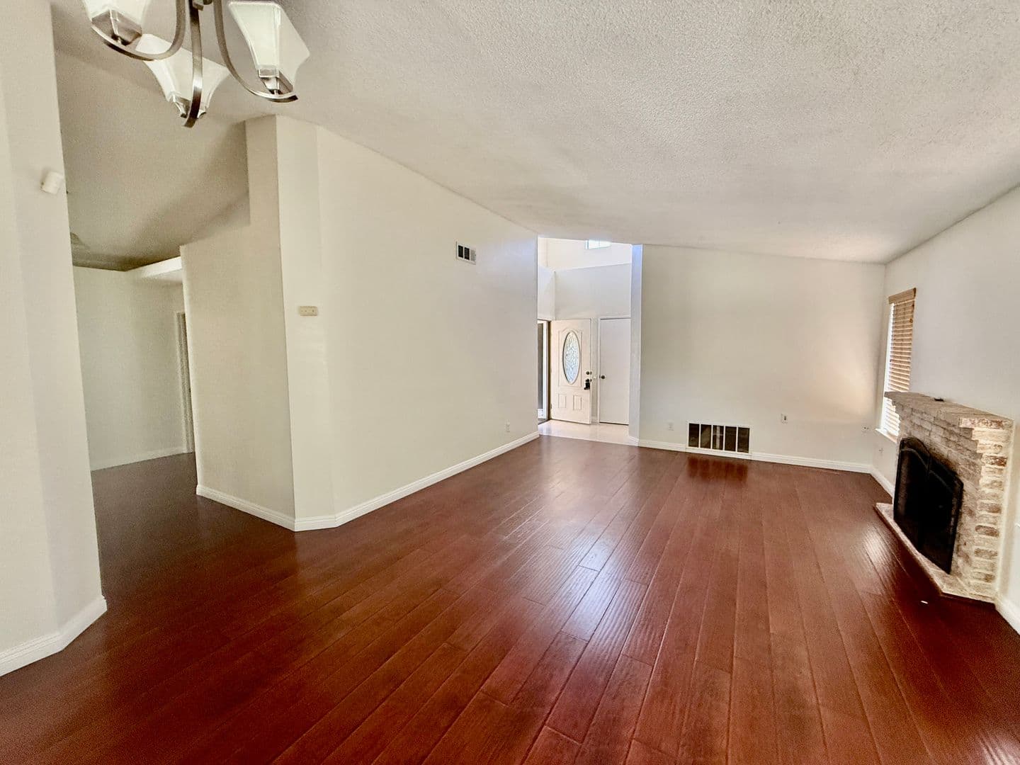 Riverside House: 3466 Siskiyou Cir