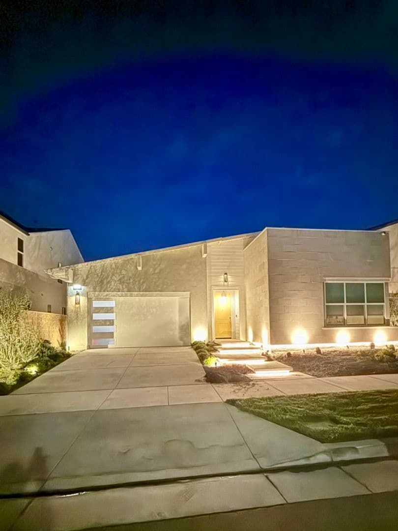 Ontario House: 2542 E Scarlett Ln, Ontario, CA 91762