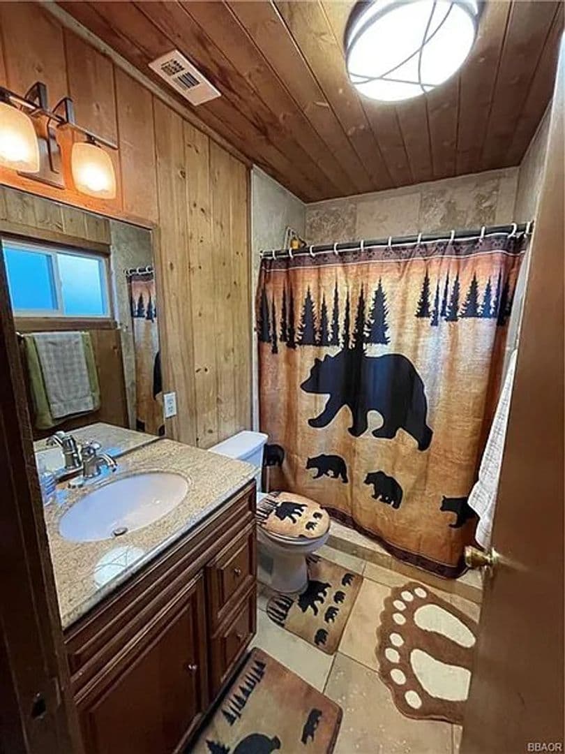 Big Bear City House: 507 Elysian Blvd