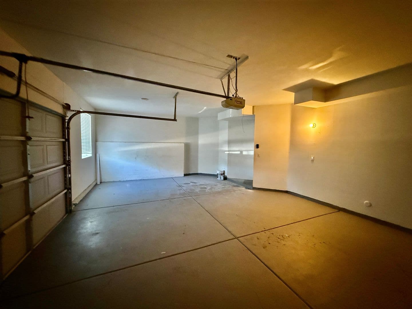Riverside House: 11224 Parkway Ct