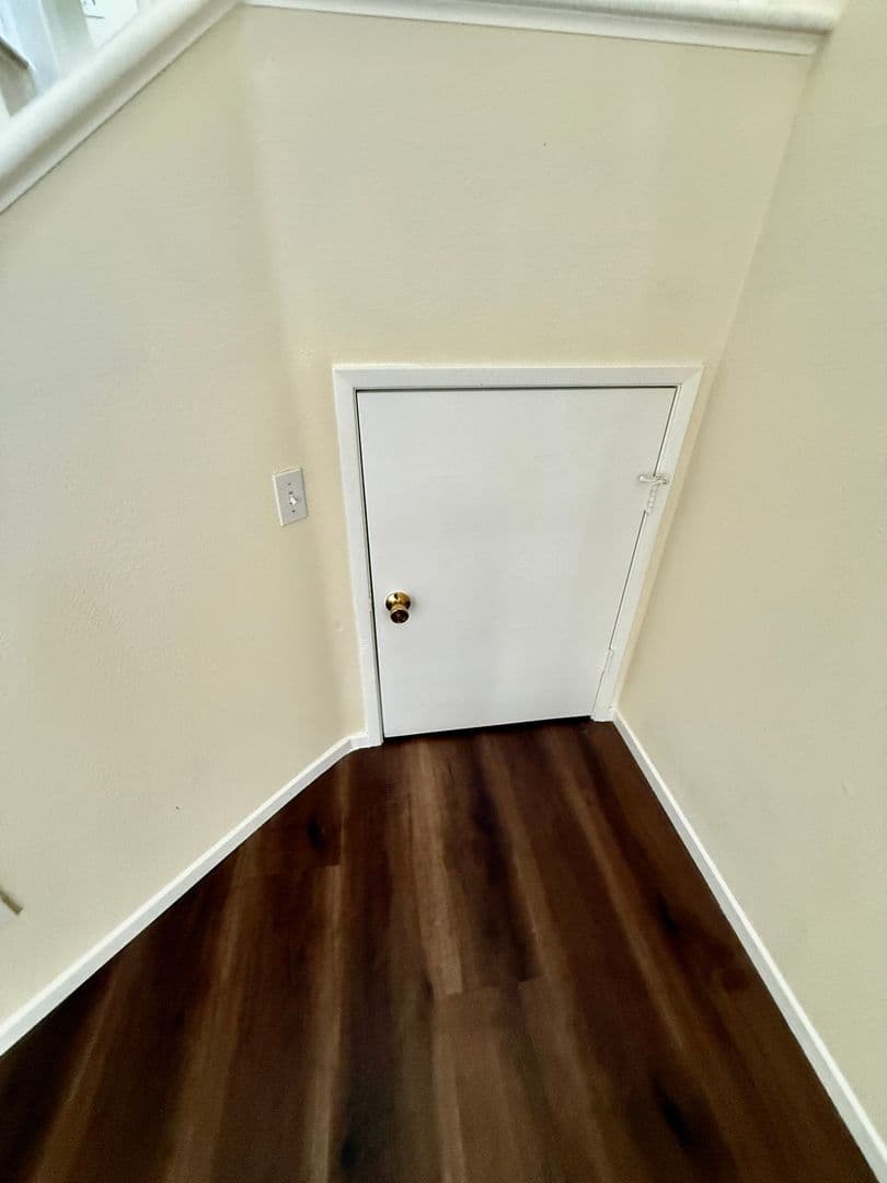 Riverside House: 11224 Parkway Ct