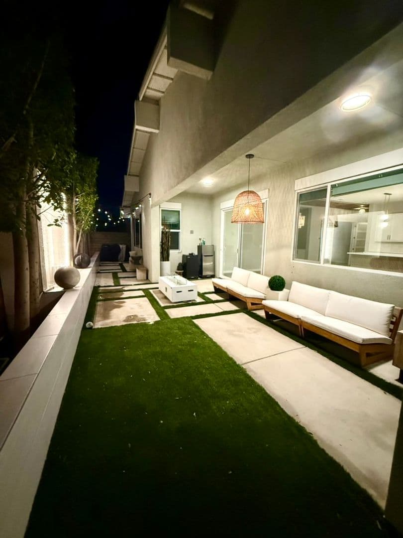 Ontario House: 2542 E Scarlett Ln, Ontario, CA 91762