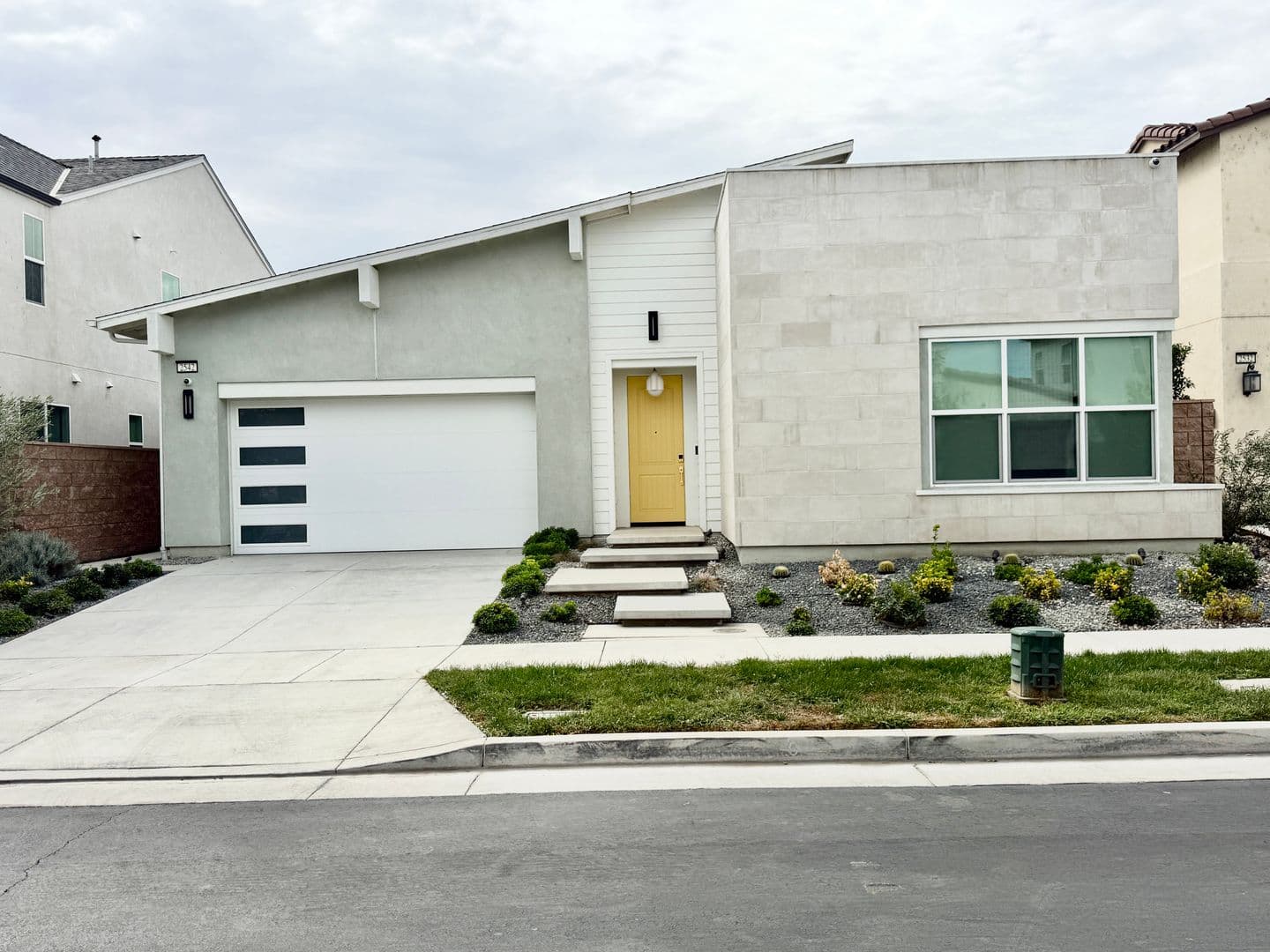 Ontario House: 2542 E Scarlett Ln, Ontario, CA 91762